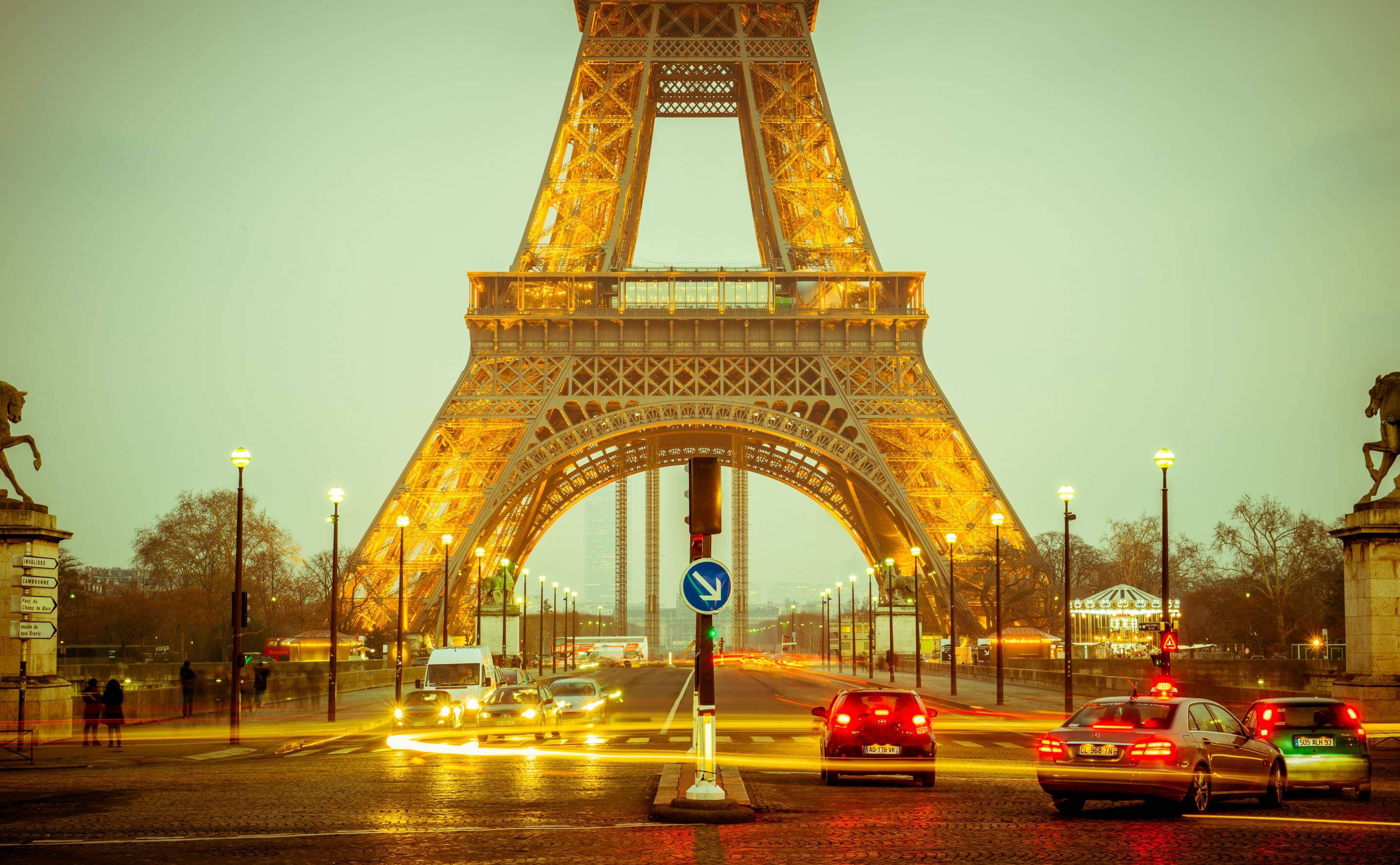 Cheap flights from Athens to Paris