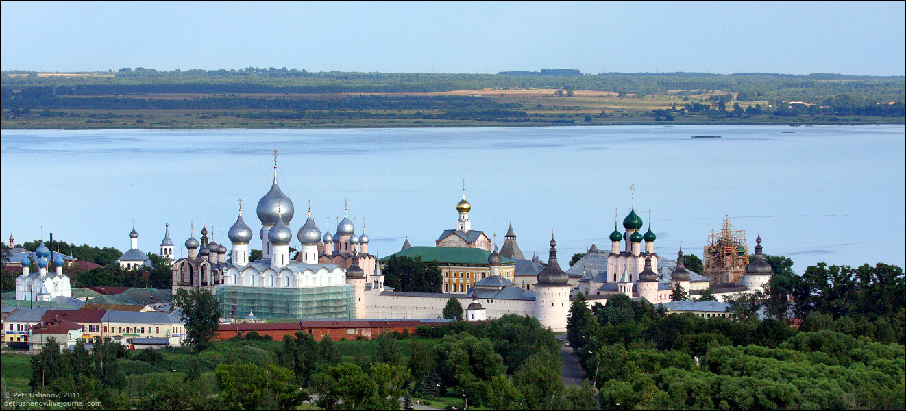 Ростов малые. Ростов Великий виды города. Ростовский Кремль панорама. Ростов Великий панорама с озера. Ростов Великий достопримечательности вид сверху.