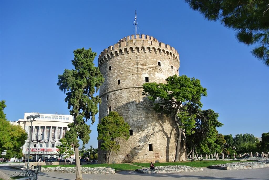 Cheap flights from Paris to Thessaloniki