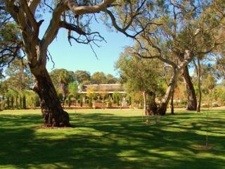 Jacobs Creek Retreat At Moorooroo Park