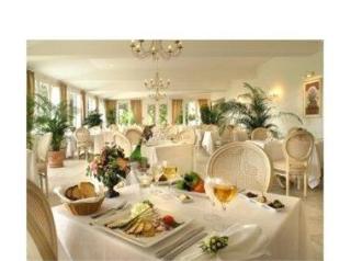 Le Fleuray Hotel & Restaurant Le Colonial