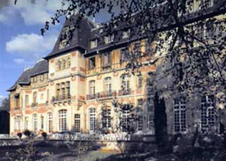 Chateau De Montvillargenne