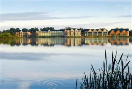 Cotswold Water Park Four Pillars