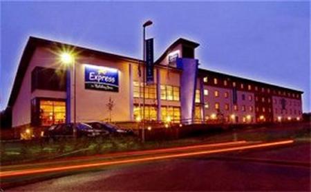 Holiday Inn Express M6 Jct10