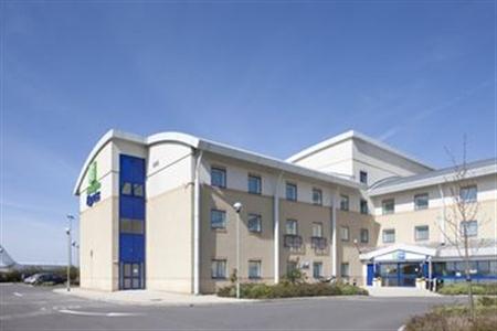 Holiday Inn Express Cardiff Airport