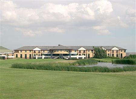 Crowne Plaza Resort Colchester Five Lakes