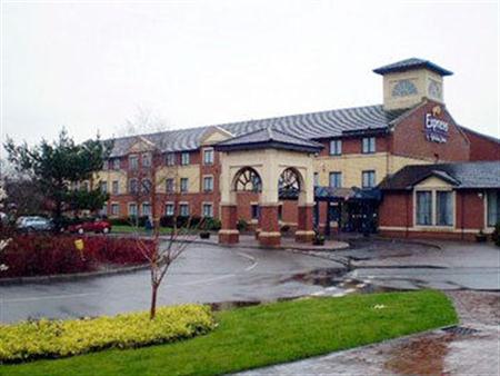 Holiday Inn Express Strathclyde Park M74 Jct.5