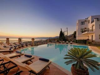 Creta Blue Boutique Hotel & Suites