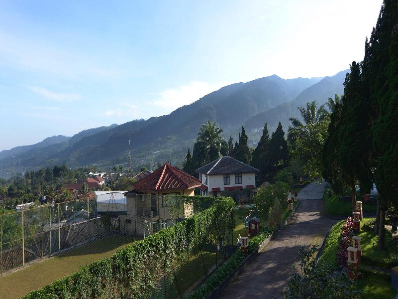 The Jayakarta Inn & Villas Cisarua Mountain Resort