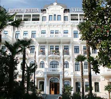 Villa Elena Hotel And Residences