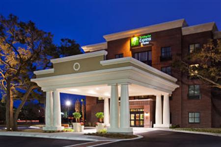 Holiday Inn Express & Suites Mt Pleasant-Charleston