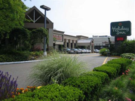 Holiday Inn Westbury-Long Island