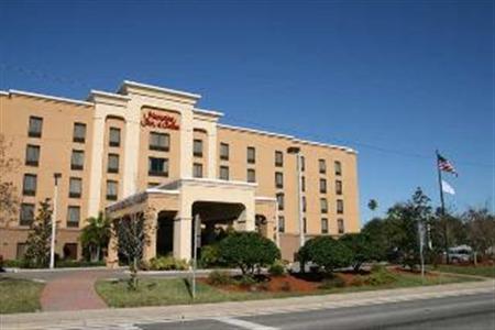 Hampton Inn & Suites