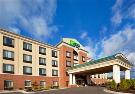 Holiday Inn Express & Suites Detroit - Utica