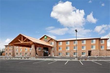 Holiday Inn Express Suites North