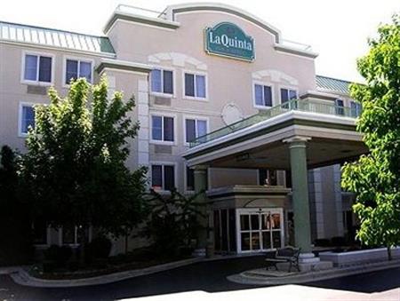 La Quinta Inn & Suites