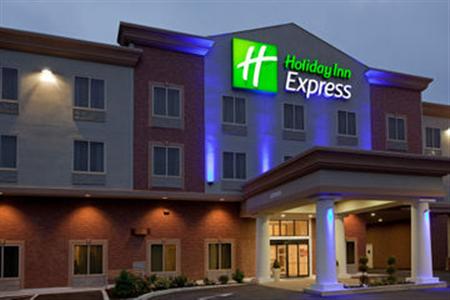 Holiday Inn Express Plainville Foxboro Area