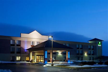 Country Inn & Suites By Carlson  Mt. Pleasant Racine West