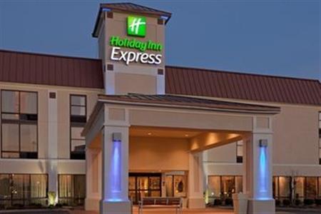 Holiday Inn Express Valley I-8