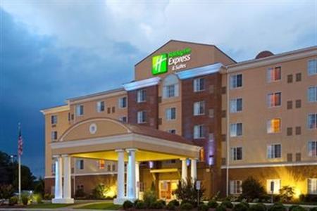 Holiday Inn Express & Suites Petersburg-Fort Lee