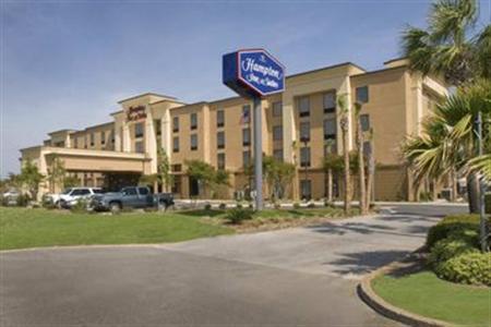 Hampton Inn & Suites