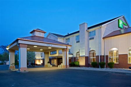 Holiday Inn Express & Suites Cincinnati-N/sharonville