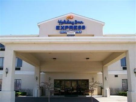 Holiday Inn Express Hotel & Suites