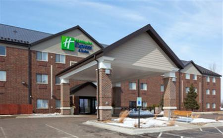 Holiday Inn Express & Suites St. Paul - Woodbury