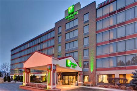 Holiday Inn & Suites