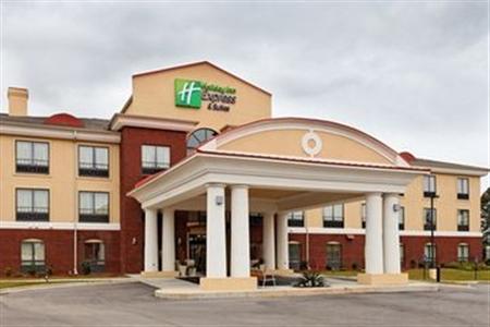 Holiday Inn Express Hotel & Suites