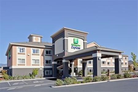 Holiday Inn Express Suites