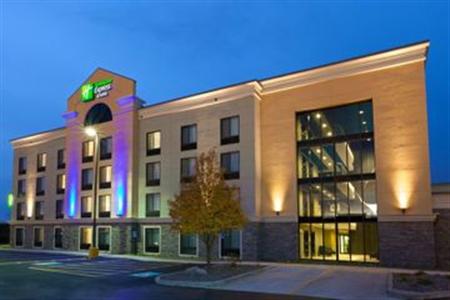 Holiday Inn Express Darien Lake