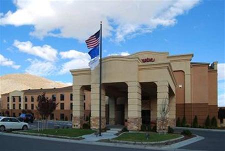 Hampton Inn & Suites