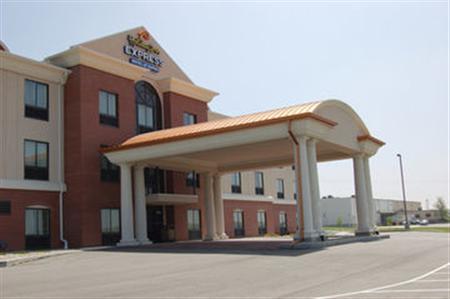 Holiday Inn Express & Suites Concordia Us81