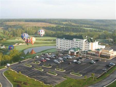 Holiday Inn & Suites Blue Ridge Shadows