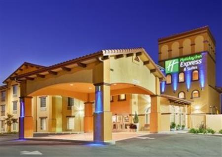 Holiday Inn Express Suites