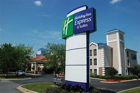 Holiday Inn Express & Suites