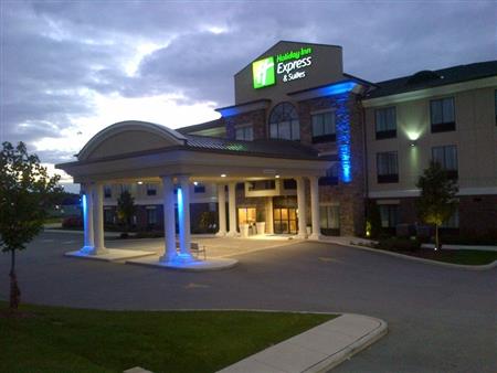 Holiday Inn Express & Suites Youngstown W  I-80 Niles Area