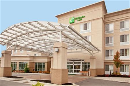 Holiday Inn & Suites