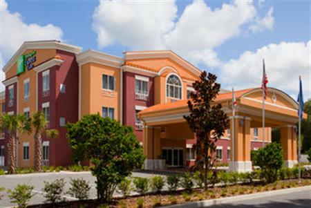 Holiday Inn Express & Suites Brooksville-I-75