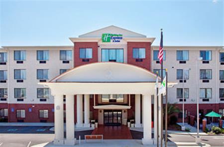 Holiday Inn Express & Suites Biloxi