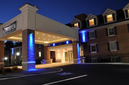 Holiday Inn Express & Suites