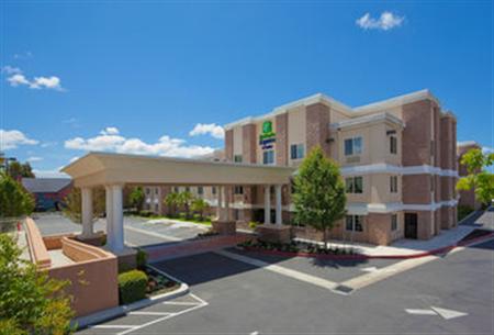 Holiday Inn Express & Suites