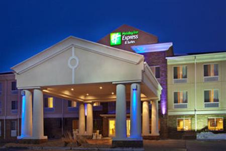 Holiday Inn Express & Suites Bellevue (Omaha Area)