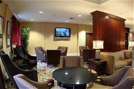 Holiday Inn & Suites Raleigh-Cary (I-40 @walnut St)