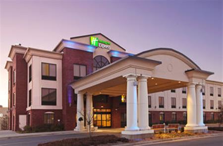 Holiday Inn Express & Suites Pines Mall