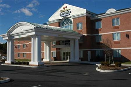 Holiday Inn Express & Suites Salisbury - Delmar