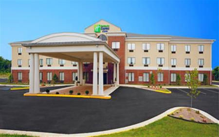 Holiday Inn Express & Suites S. Fredericksburg