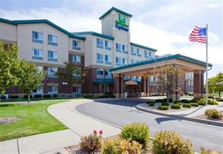 Holiday Inn Express & Suites St. Paul Ne