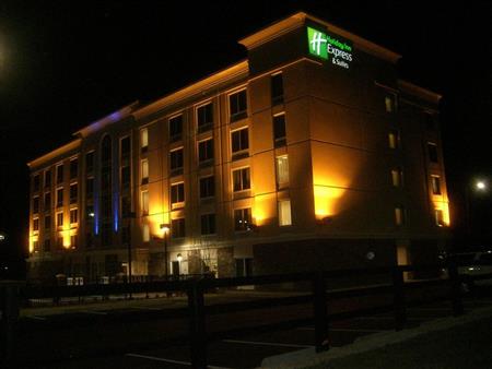 Holiday Inn Express & Suites Northeast